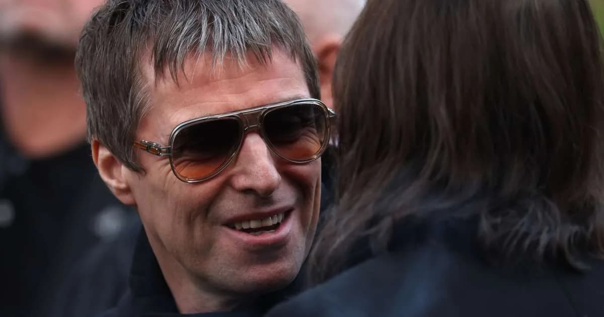 Liam Gallagher ironiza diagnóstico de Robbie Williams