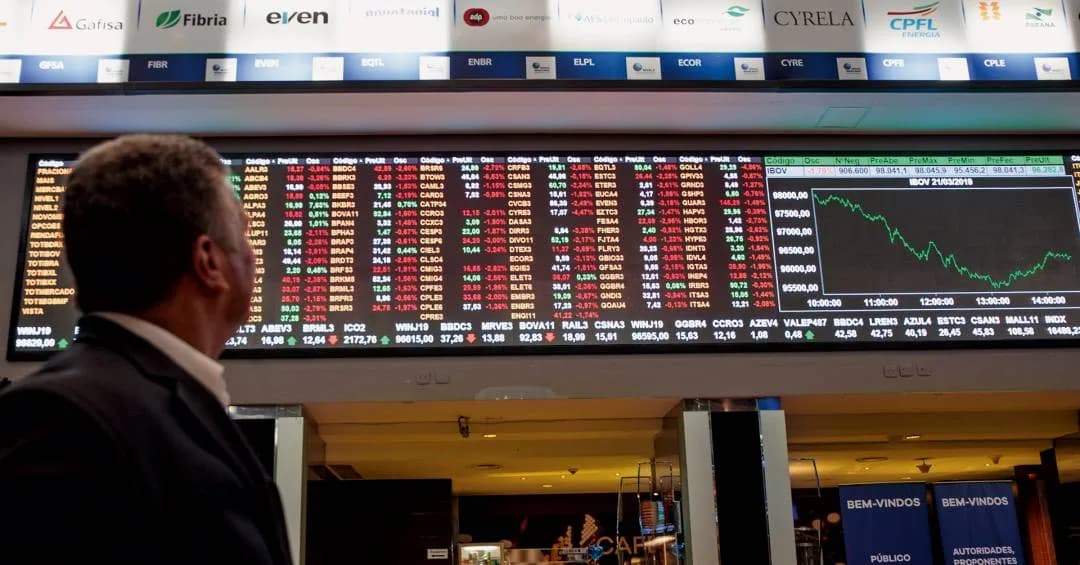 Ibovespa sobe 0,81% com deflação do IPCA-15 e dólar em queda