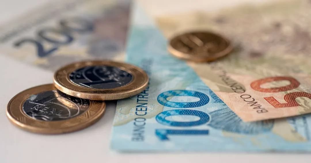 Salário mínimo 2027: governo projeta R$ 1.717 com ganho real