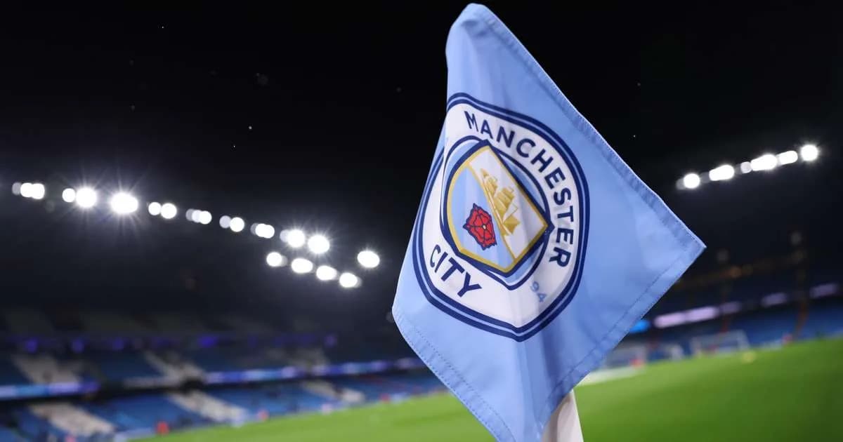 Manchester City avança por Bouaddi, joia francesa de 18 anos