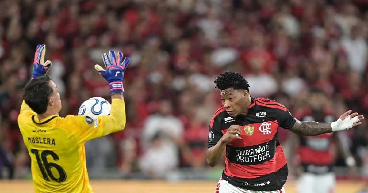 Muslera defende três pênaltis e põe Estudiantes na final