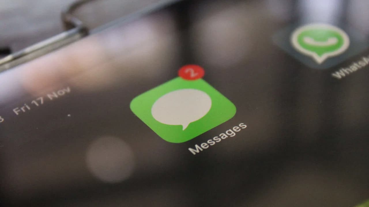 ChatGPT cria pacotes de figurinhas no iPhone para WhatsApp