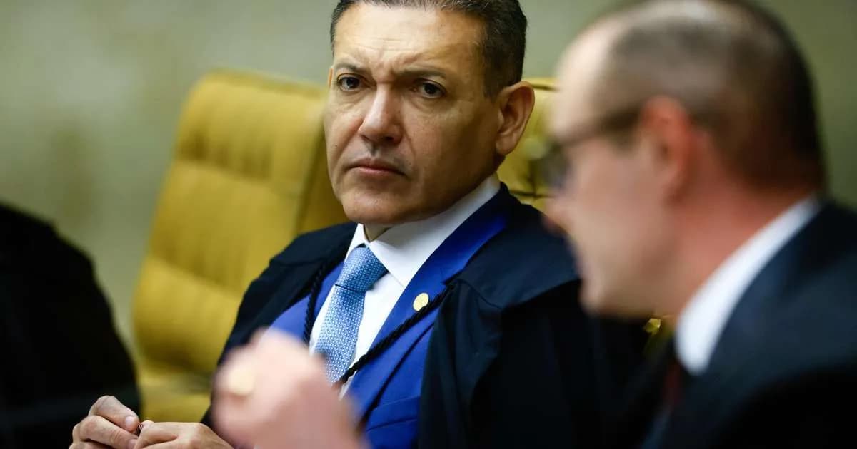 TSE suspende jingle de Lula que atacava Flávio Bolsonaro