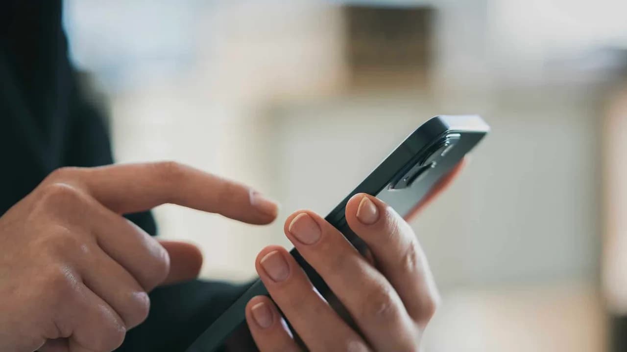 PF acessa celular sem senha e recupera mensagens de Vorcaro