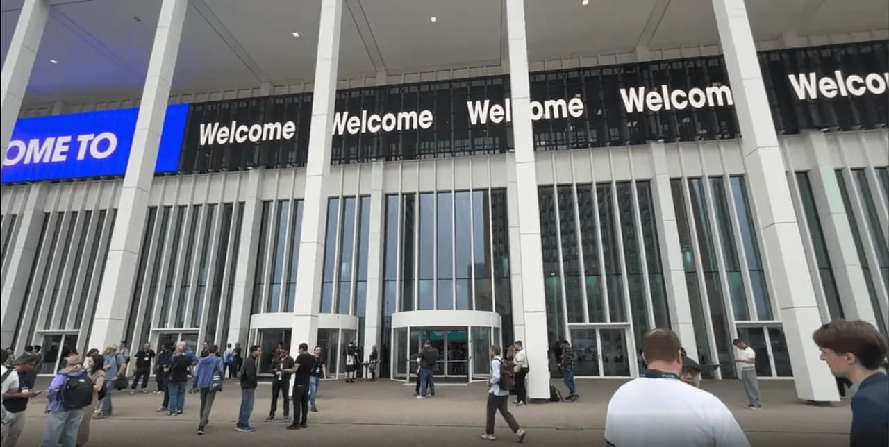 Jogo brasileiro de um botão busca publisher na Gamescom 2026