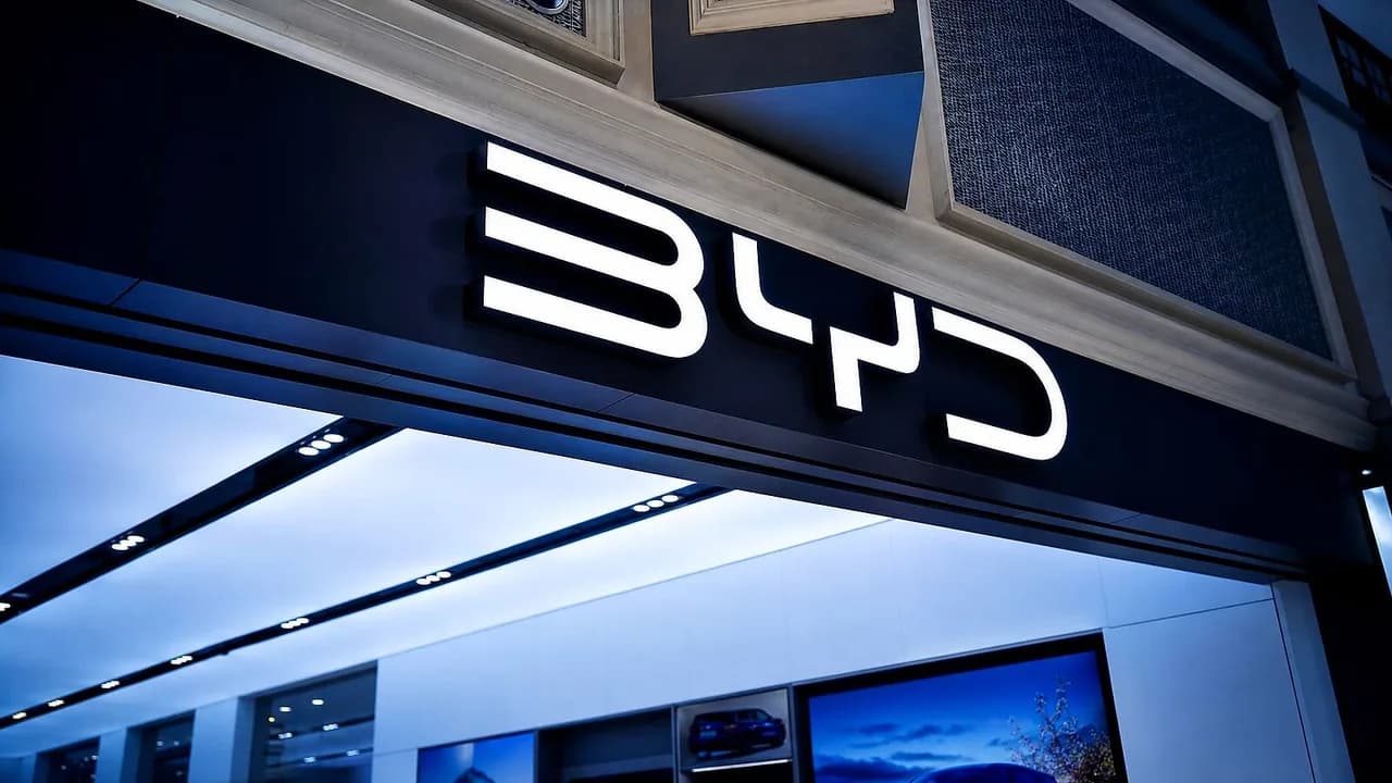BYD dispara 26% e recupera R$ 105 bi em valor de mercado