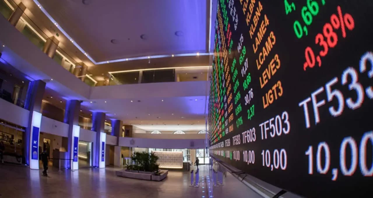 Ibovespa sobe 2,97% após IPCA de junho abaixo da projeção