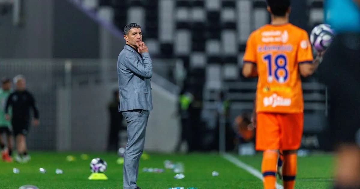 Pedro Emanuel no Vasco: chega à noite e treina até 2027