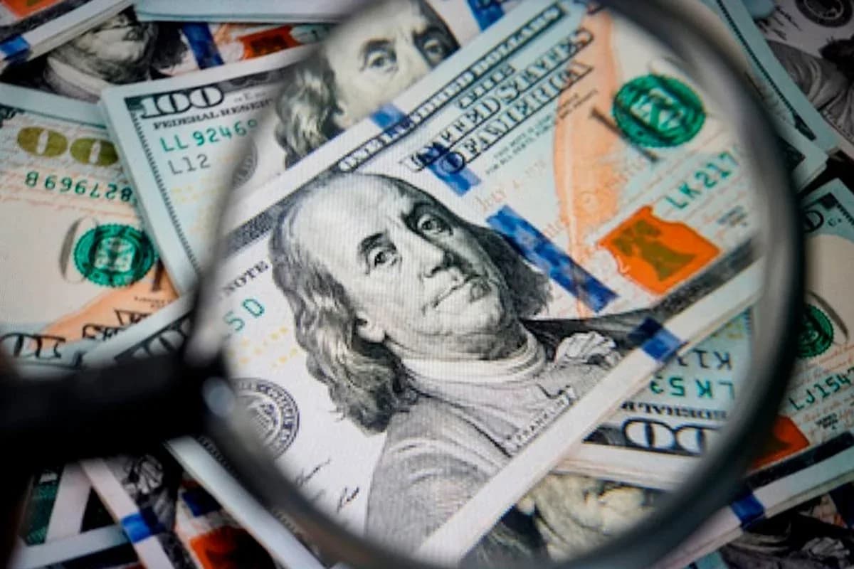 dólar recua 0,17% e fecha a R$ 5,16 após alta semanal
