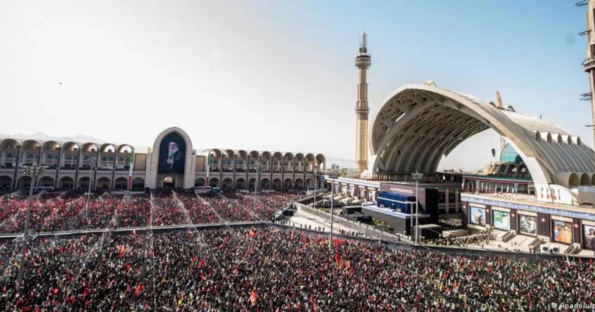 Mojtaba Khamenei some por meses no funeral e rezas