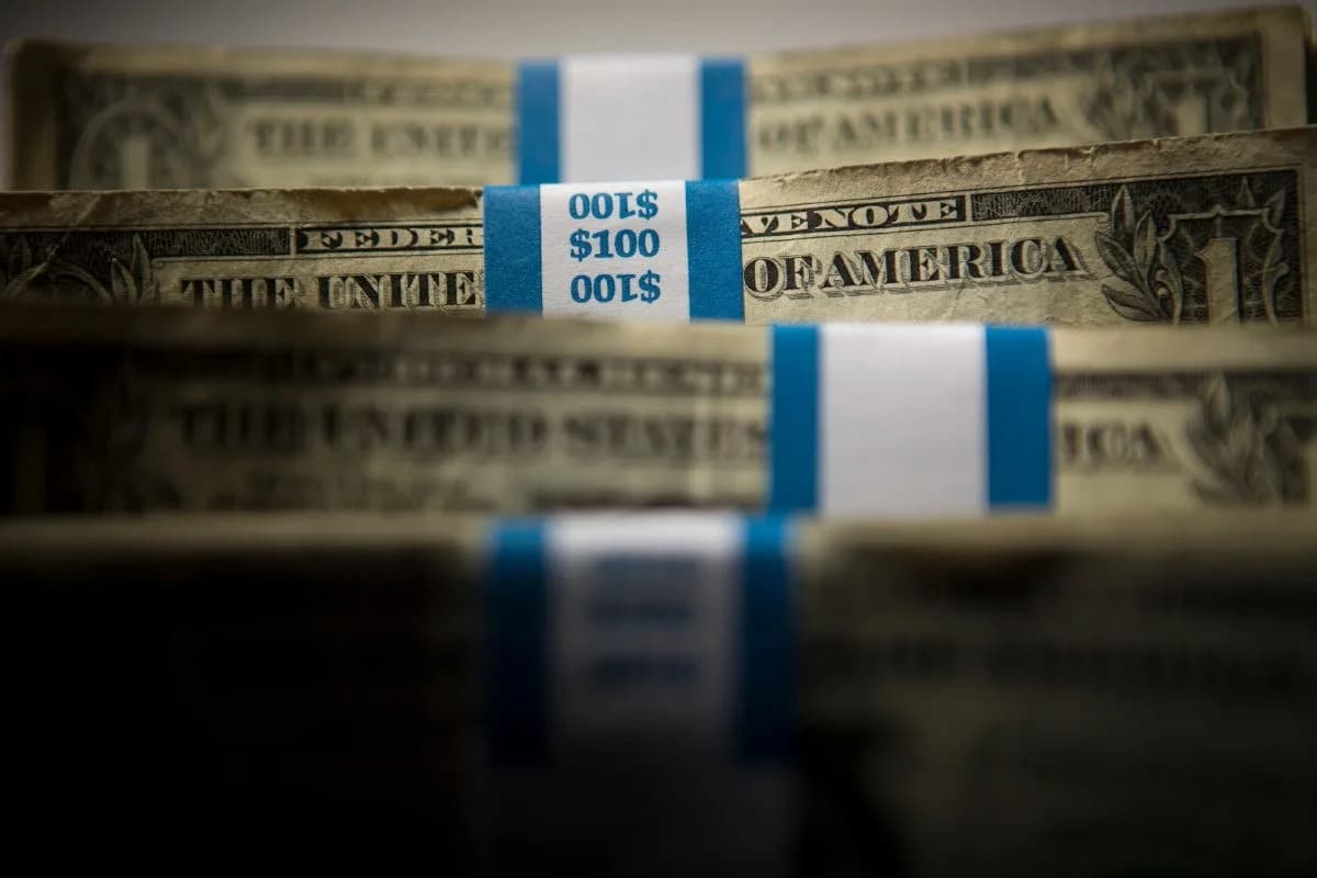 Dólar sobe 0,27% e fecha a R$ 5,0242 com possível entrada