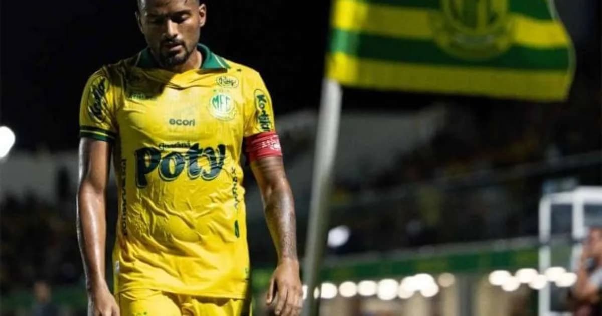 Reinaldo leva cusparada de torcedor em Santos x Mirassol