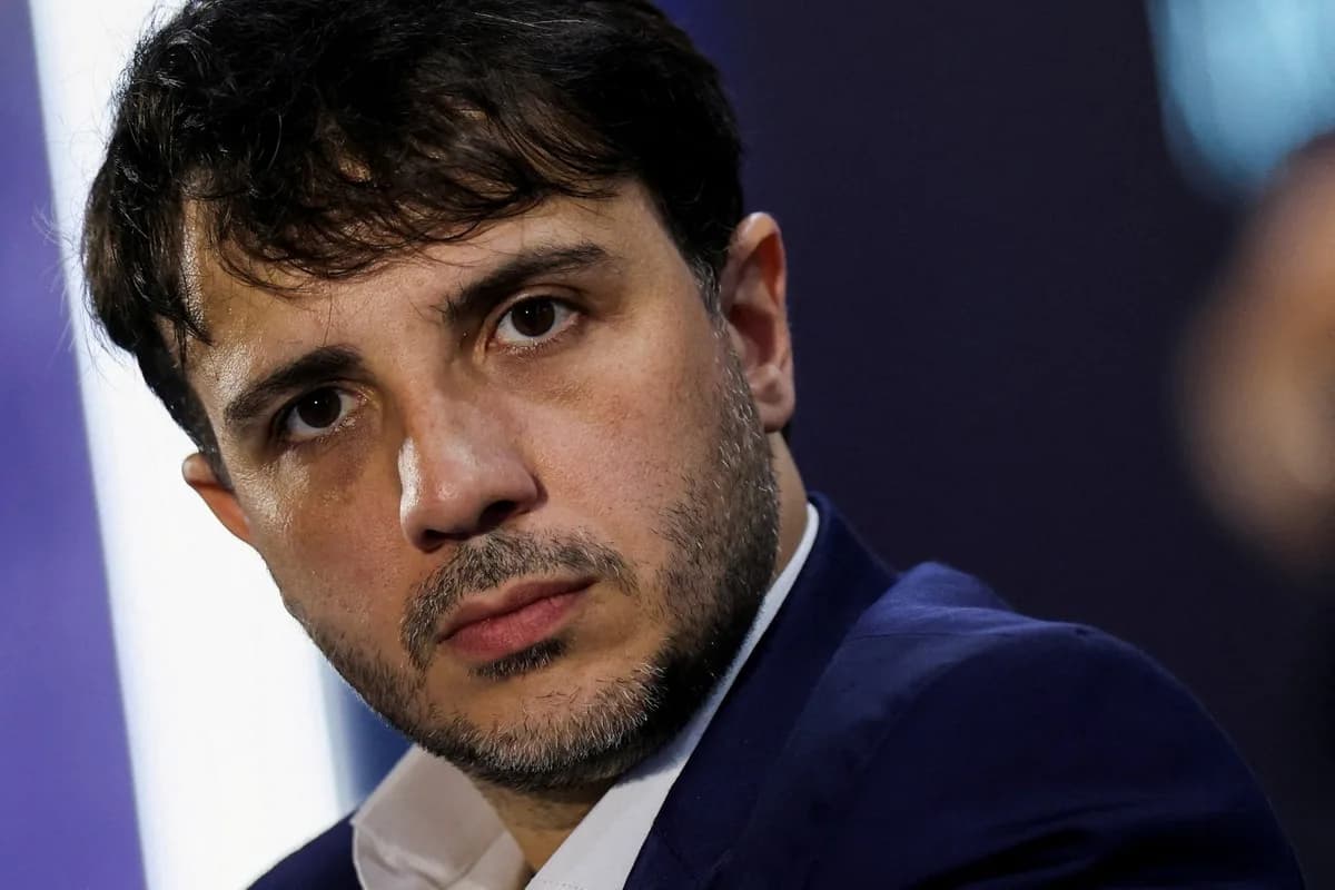 Renan Santos lança Livro Amarelo com 14 pilares para 2030