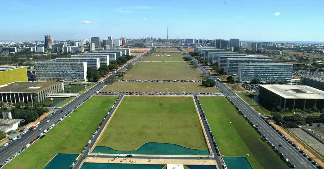 Orçamento 2027: superávit de R$ 18,6 bi e rombo de R$ 45 bi