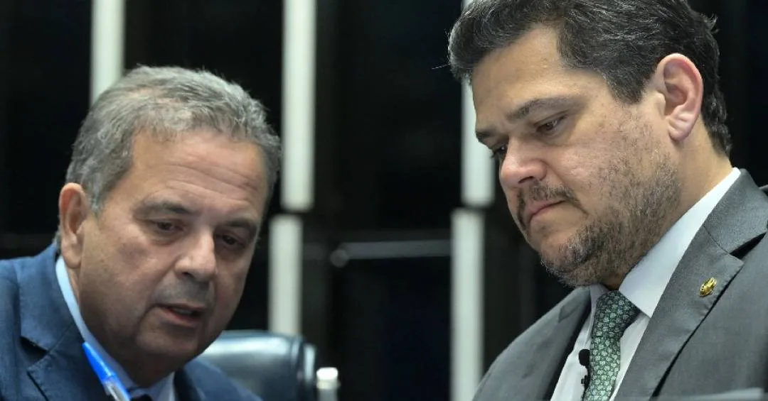 Fim da escala 6×1 avança no Senado e trava plano de Flávio