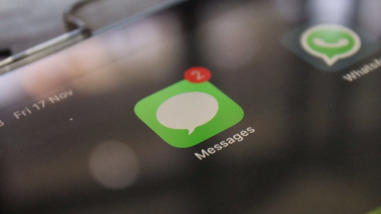 ChatGPT cria pacotes de figurinhas no iPhone para WhatsApp