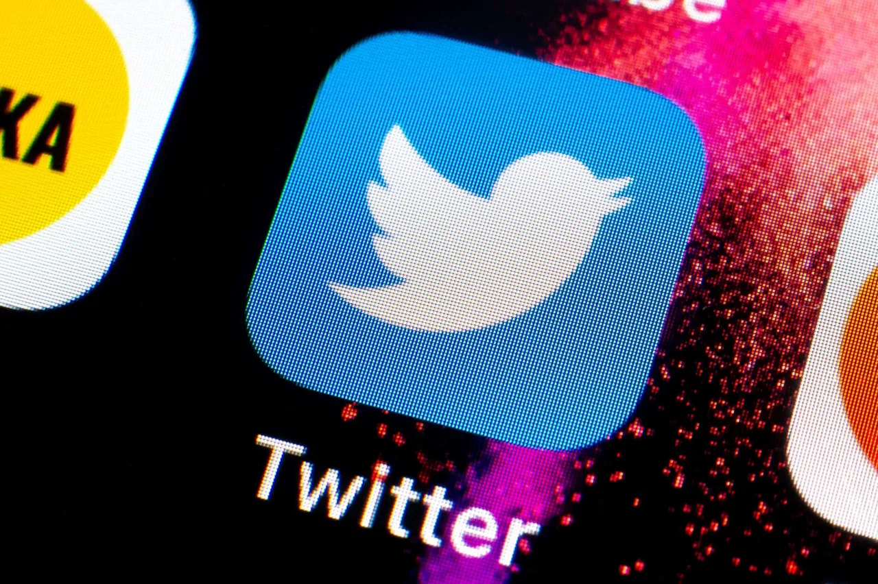 X Corp vence ação por Twitter e perde direito sobre Tweet
