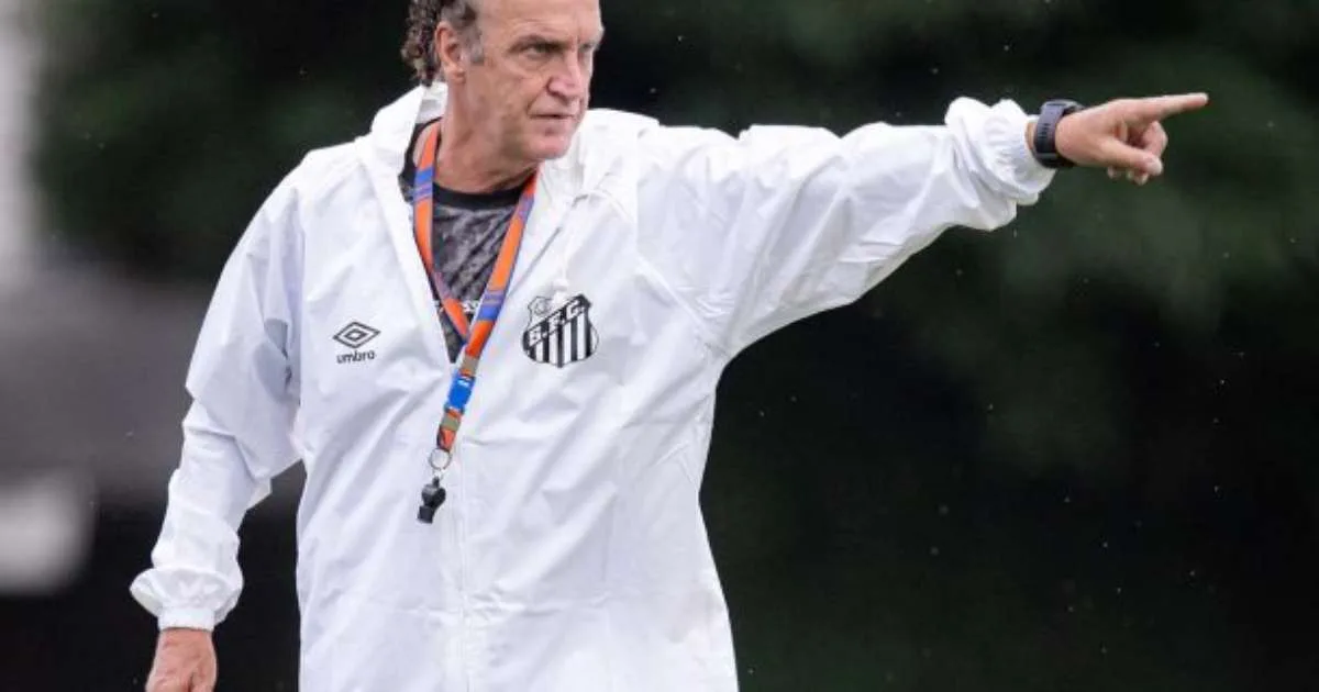 Santos usa base e reaproveita elenco após 5 saídas
