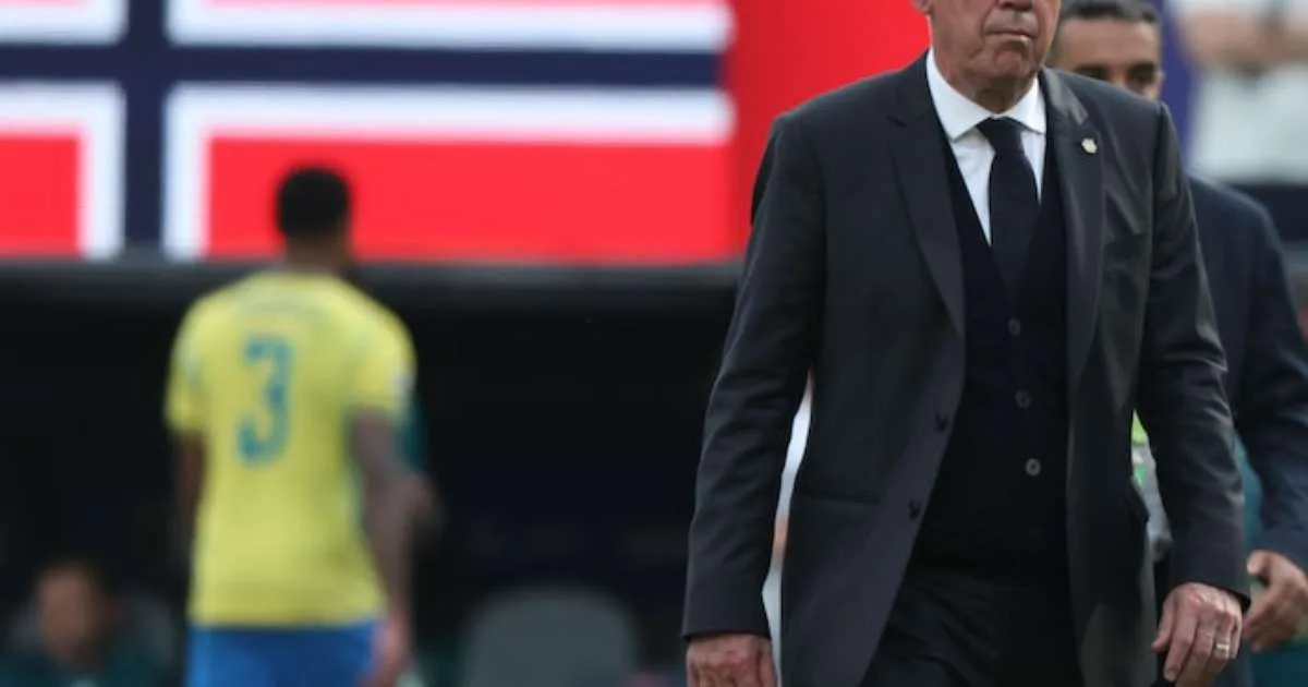 Maldini deixa Federação Italiana em 16 dias por veto a Pirlo