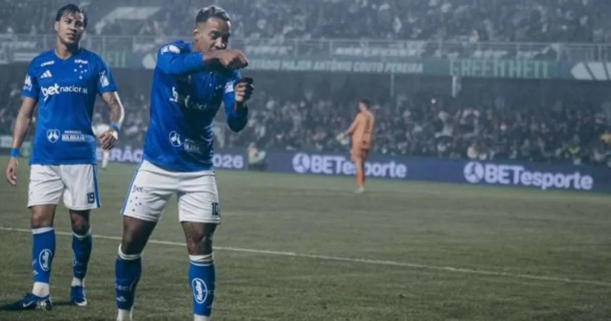 Cruzeiro vence Coritiba fora e assume 7º com gol de Matheus