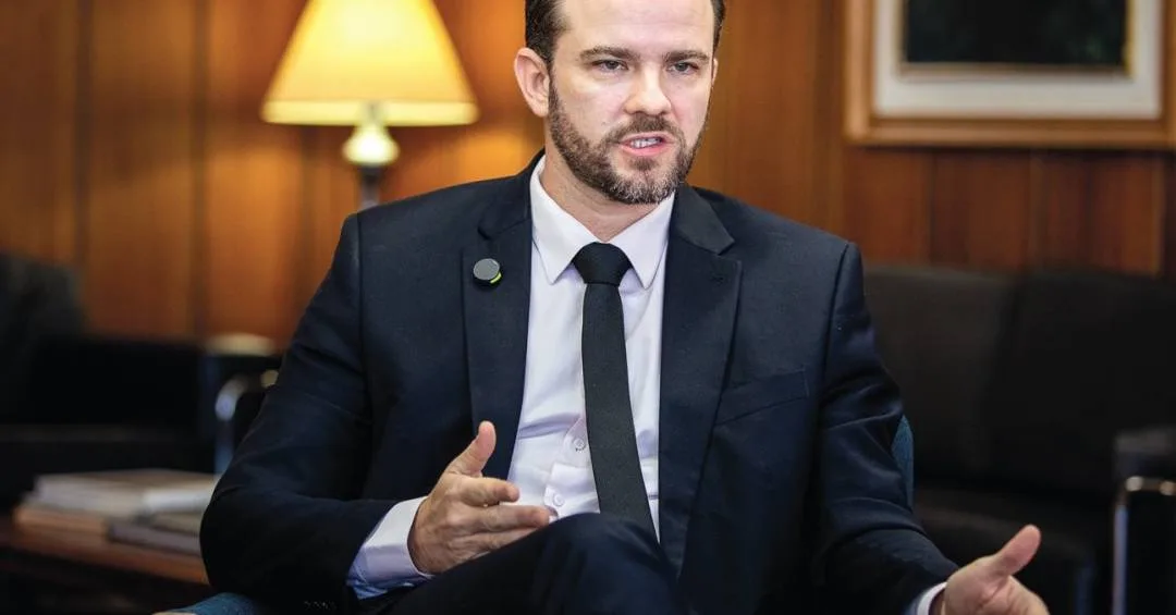 Juros de 13,2% da dívida são inaceitáveis, diz Durigan