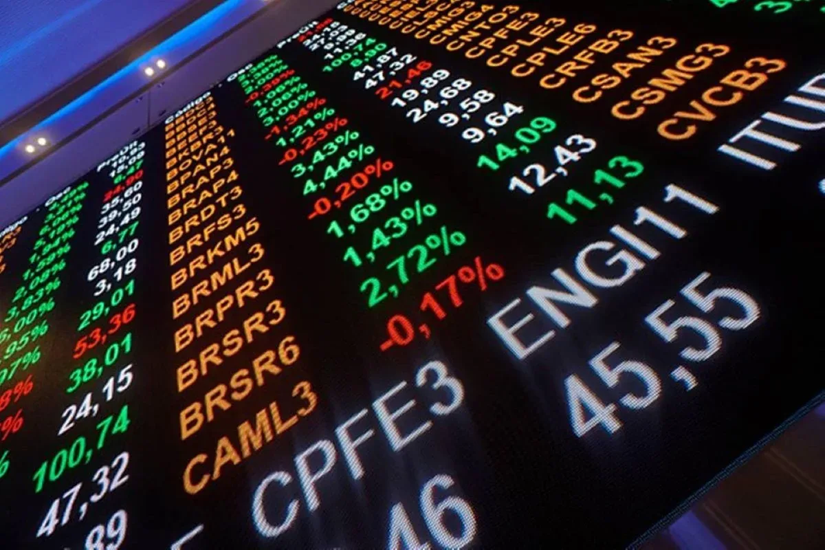 Ibovespa sobe 0,50% com petróleo em alta após pedágio dos EUA