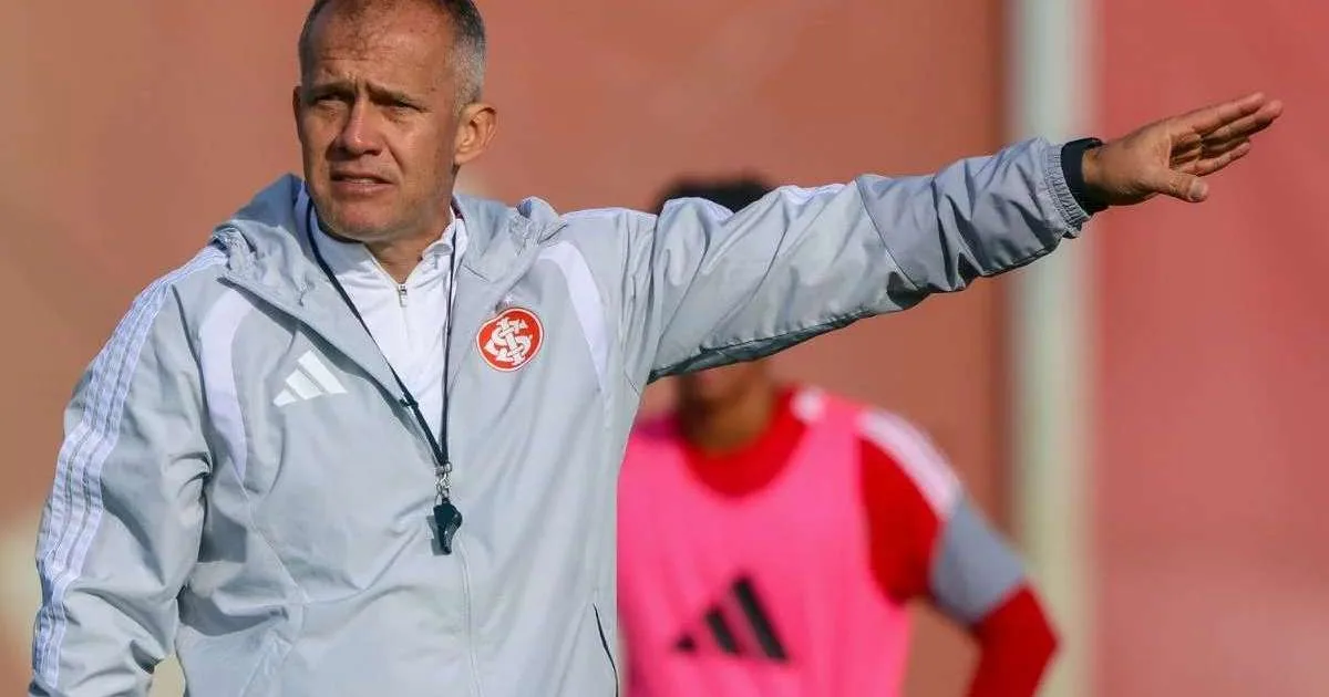 Baptista põe 3 goleiros em disputa no gol do Internacional