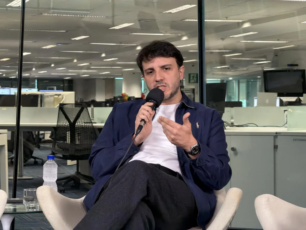 Renan Santos: defesa das 44h semanais é fato na sabatina